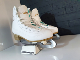 Graf Montana Maat 37
