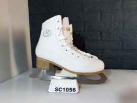 Graf Montana Maat 39