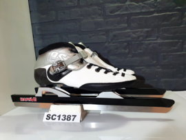 Powerslide M1 V6 Maat 44