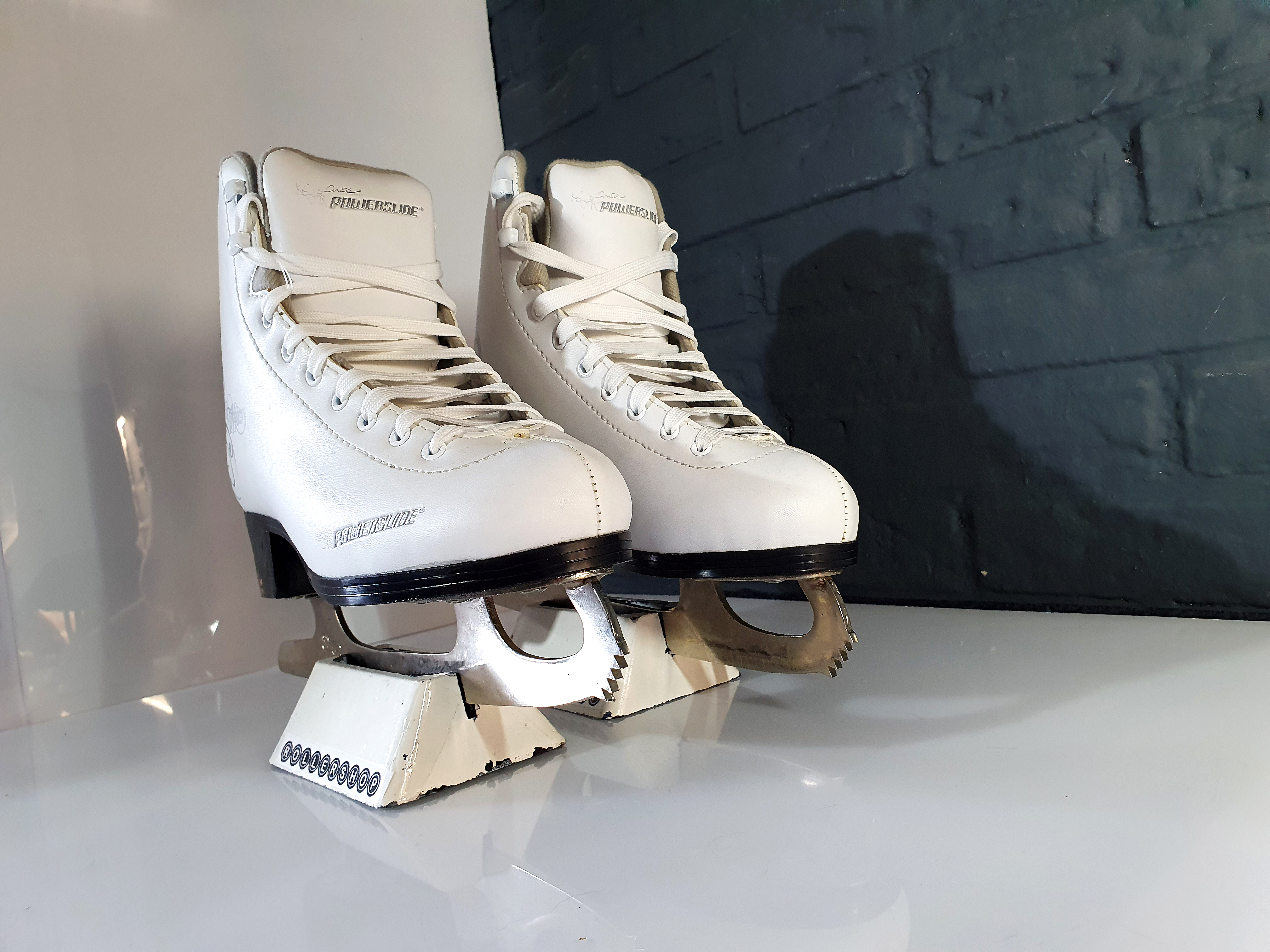 Powerslide Tiffany Maat 35