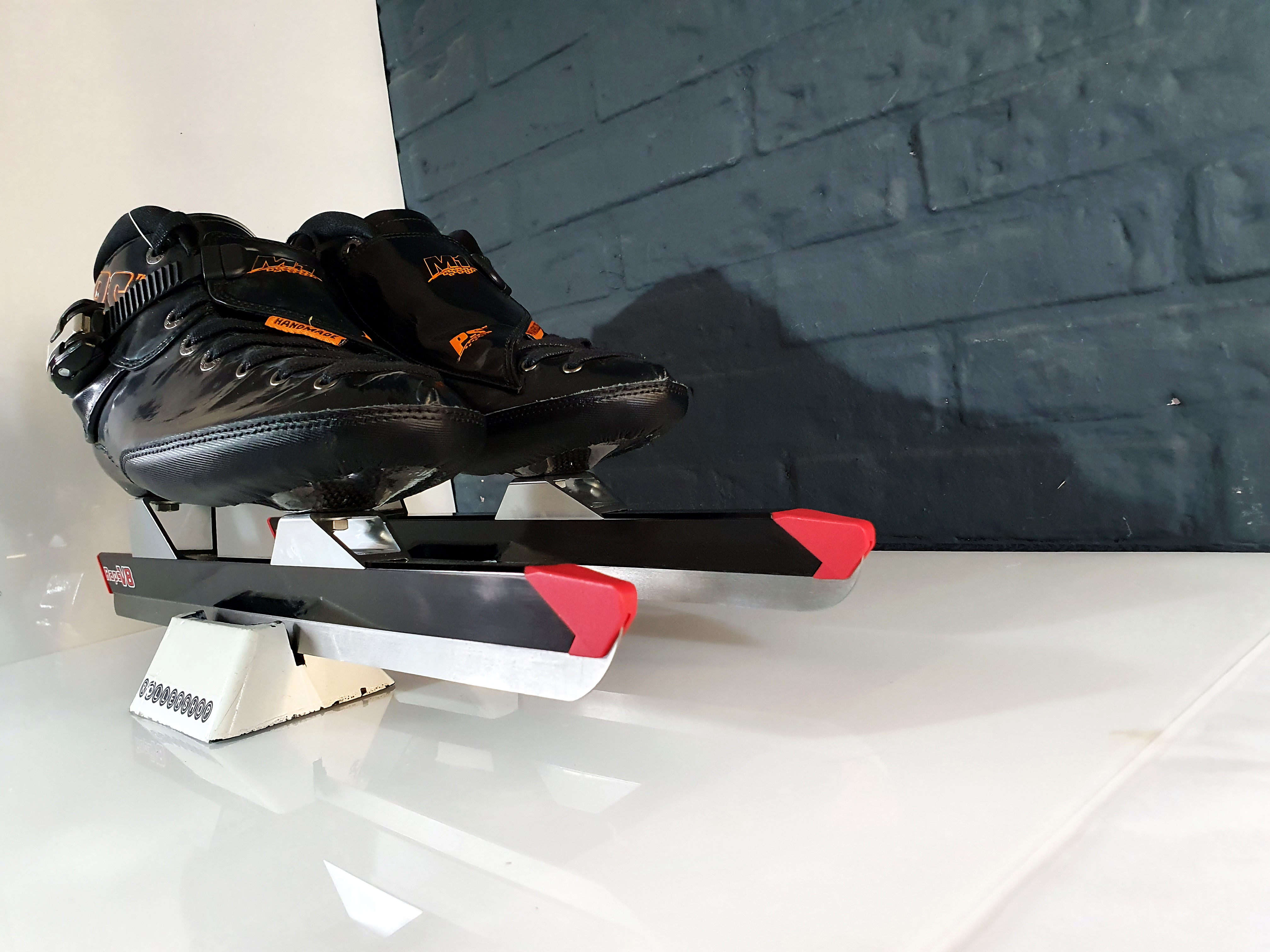 Powerslide M1 V8 Maat 43