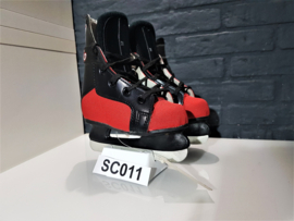 Maple Leaf maat 28