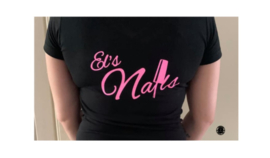 Tekst en logo naar wens (strijkapplicatie, lettertype naar keuze)