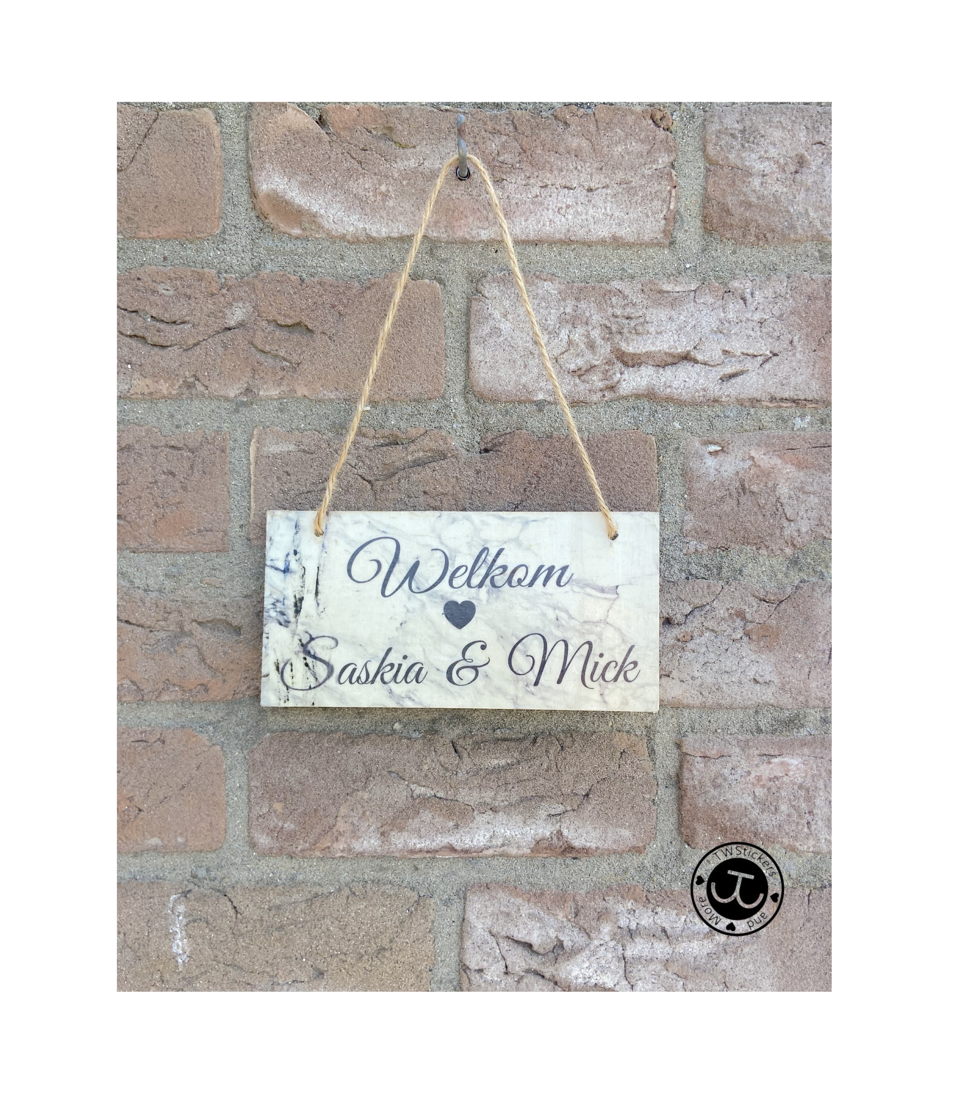 Houten bord met afbeelding en tekst naar wens (lettertype naar keuze)