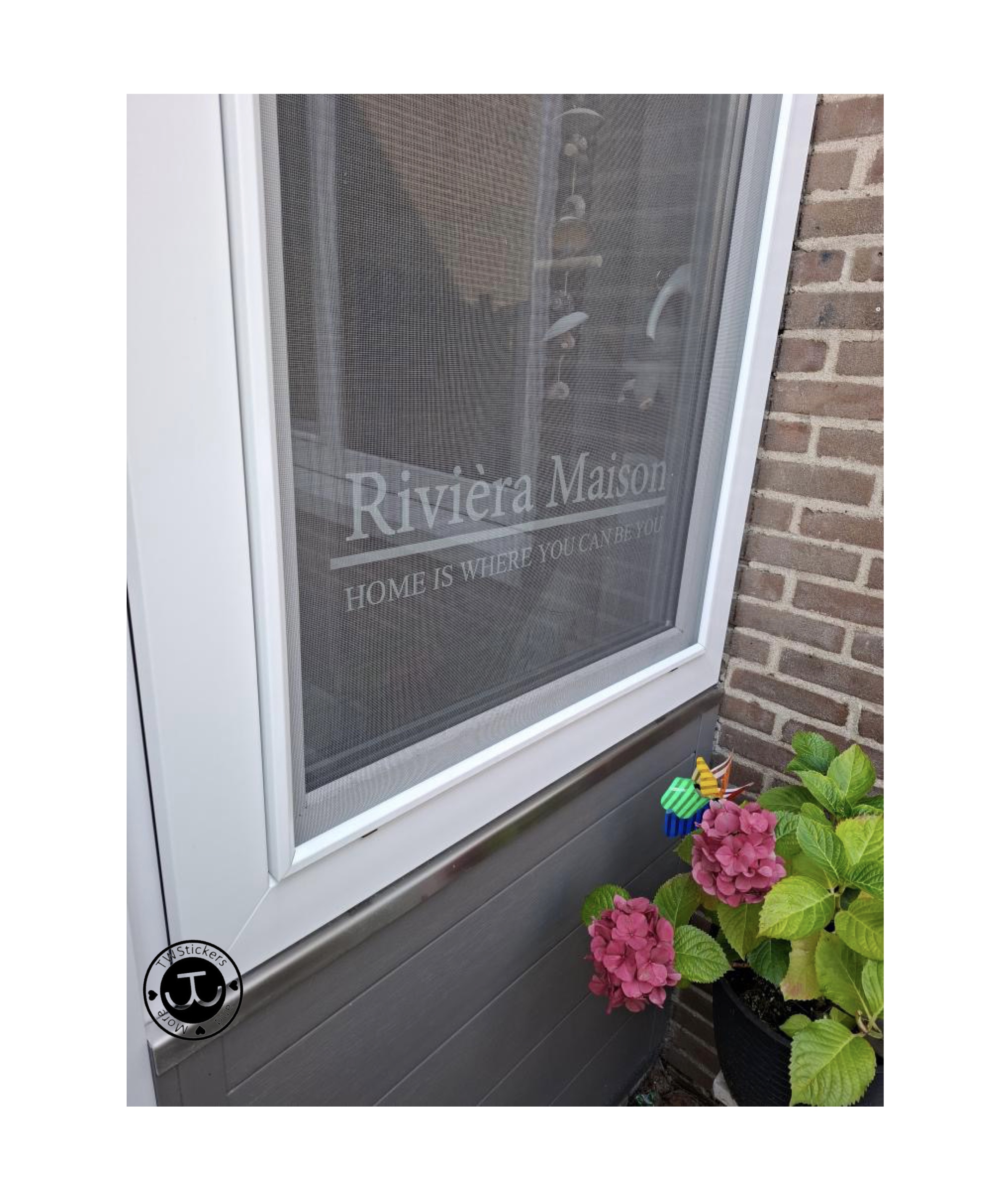 Riviera Home is (lettertype naar keuze)