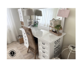Bureau (strak)