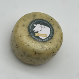 Rond schapenkaasje met walcherse mix