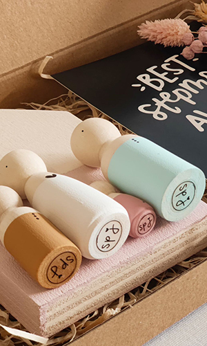Houten poppetjes met SPJ logo | Sweet Petite Jolie