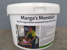 Marga's Tuinhuisje gereedschap,meststoffen enz.