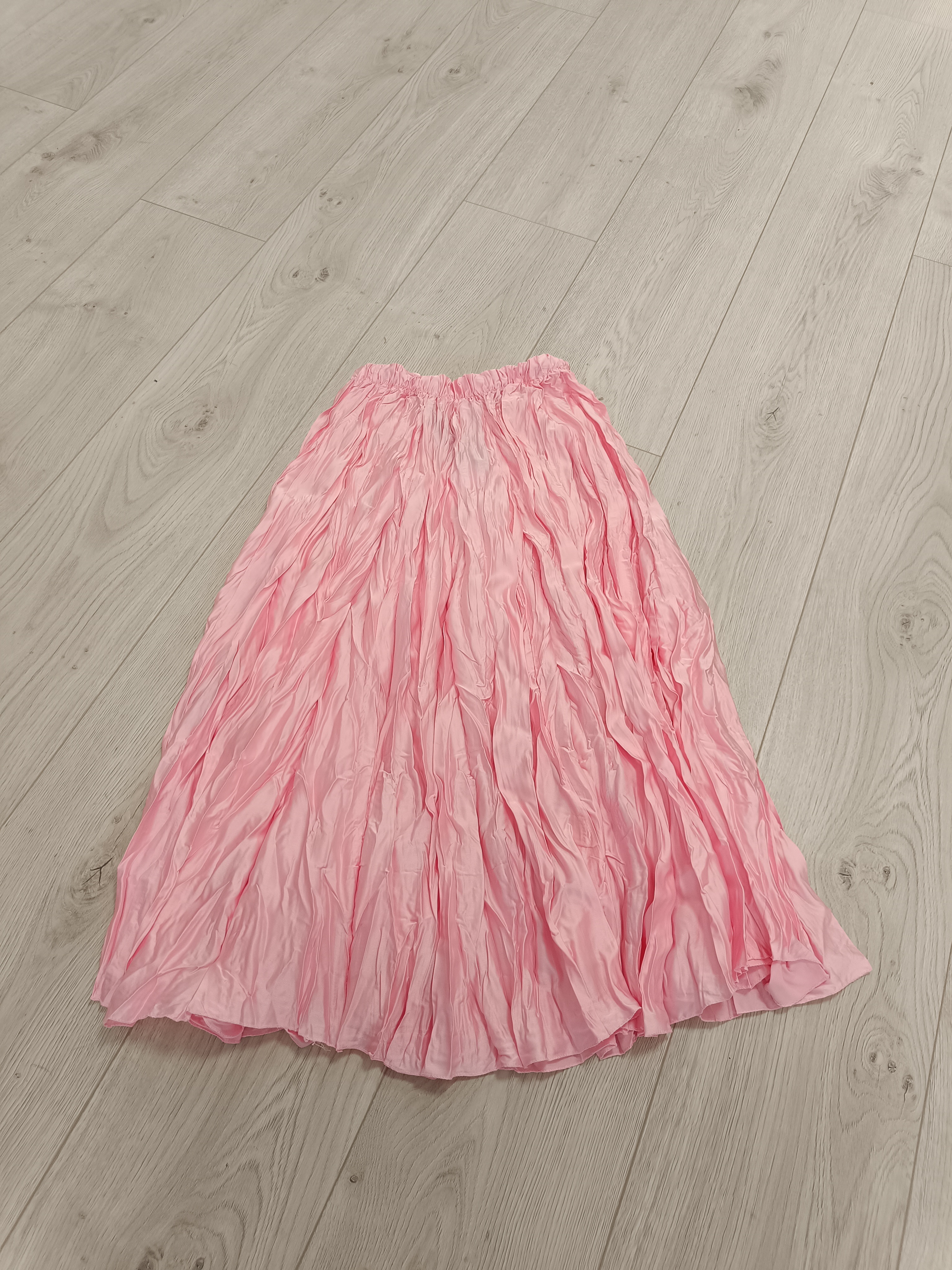 Roze satijnen kreukel rok