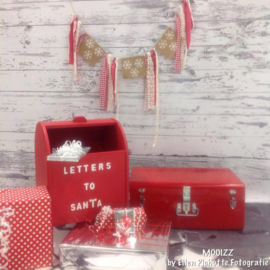 Kerst brievenbus en handmade slinger