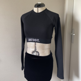 Nike cropped top zwart - S