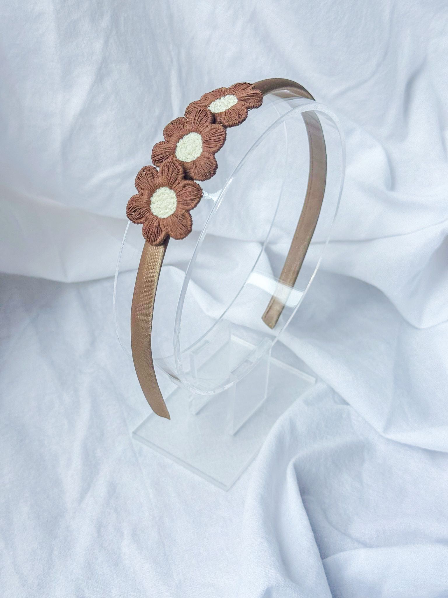 Diadeem - Flora Brown
