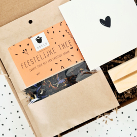 Verloofd cadeau - Cadeau verloving - Thee cadeau - Brievenbuscadeau