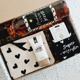 Cadeau Vriendin - Momentje voor jezelf - Wijn cadeau - Cadeaupakket