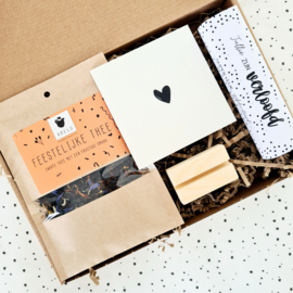Verloofd cadeau - Cadeau verloving - Thee cadeau - Brievenbuscadeau
