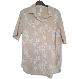 Beige blouse met borduursels