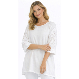 witte tuniek met opengewerkte mouwen, ruime maat
