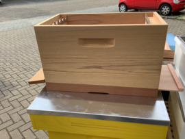 6 raamskast exclusief Red Ceder met losse vliegplank