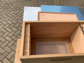 6 raamskast exclusief Red Ceder met losse vliegplank