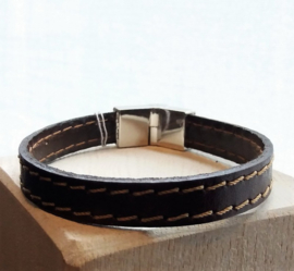 Herenarmband bruin met stiksel en Magnetisch scharnierslot