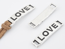 Hanger / Tussenzetsel Metaal 'Love'