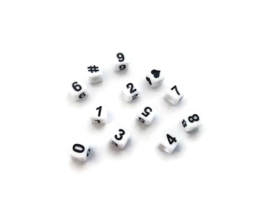 Vierkante cijferkralen 0 - 9 - wit met zwarte cijfers - kunststof -  6x6mm