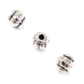 Metalen Kraal Antiek Zilverkleur - 4x4mm - gat 1mm - 10 stuks