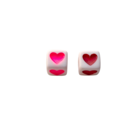 Vierkante kralen wit met rood of roze hartje - 6x6mm - 14 stuks