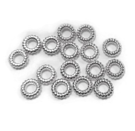 Metaal Spacer Kraaltje Goud- of Zilverkleur - 4mm - gat 2mm - 20 stuks