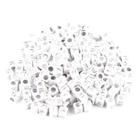 Kunststof letterkralen Mix – 6x6mm – Wit met Zilverkleur Letters