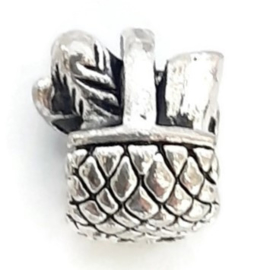 Metalen kraal met groot gat - picknickmandje - 11x10x8mm - gat 4.5mm