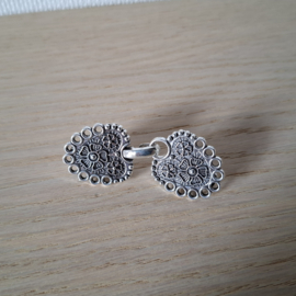 Antiek Zilverkleur Vestclip Noorse Sluiting met Bloemen - 5.7 x 2.3cm