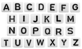 Letterkralen vierkant wit met zwarte letters - kunststof -  6x6mm - hele alfabet of per letter