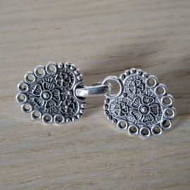 Antiek Zilverkleur Vestclip Noorse Sluiting met Bloemen - 5.7 x 2.3cm