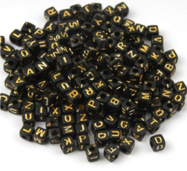 Kunststof Letterkralen – 6x6mm – Zwart met Goudkleur Letters
