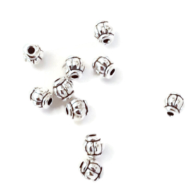 Metalen Kraal Antiek Zilverkleur - 4x4mm - gat 1mm - 10 stuks