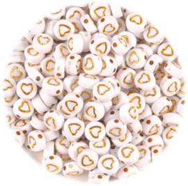 Letterkralen wit met goudkleur hartje 7x4mm - 20 stuks