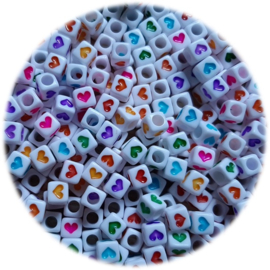 Vierkante kralen met gekleurde hartjes - mix -  6x6mm - 14 stuks