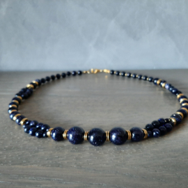 Halsketting van Donkerblauwe Goudsteen Kralen met Goudkleur Slotje - 45cm