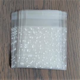 Cellofaan kadozakjes met stippen en plakstrip - 4 formaten - 10 stuks