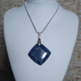 Blauwe Lapis Lazuli Ruitvormige Hanger aan RVS Halsketting