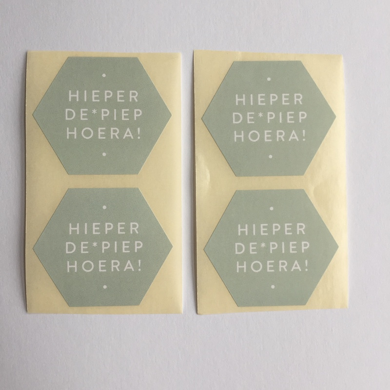 Sticker zeshoek | hieperdepiepHoera! sage green | 10 stuks